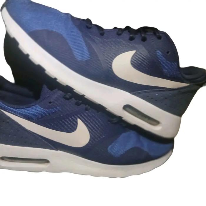 Nike Air Max (Second) Sneakers Pria Sport