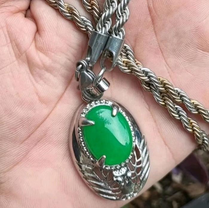 kalung liontin batu hijau Garut natural