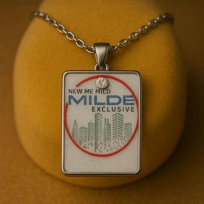 Milde Exclusive Kalung Rantai Logam dengan Desain New Me Mild Milde Exclusive untuk Tampilan Elegan