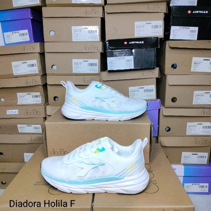 Diadora Holila W  cocok untuk running dan santai