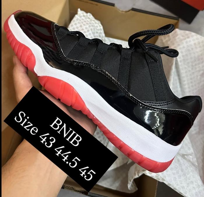Air Jordan 11 low "Bred" 44.5 bnib