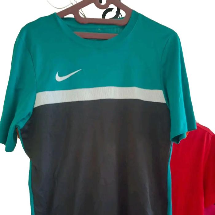 thrifting baju atasan wanita