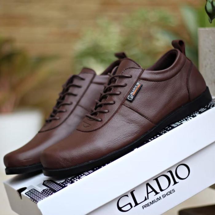 Sepatu Gladio Bareto Brown Original Pantofel Pria Casual Formal Kerja Shoes Pasti Diskon