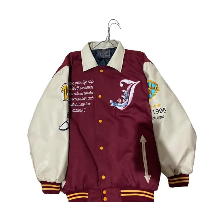 varsity jakarta vibes Pria