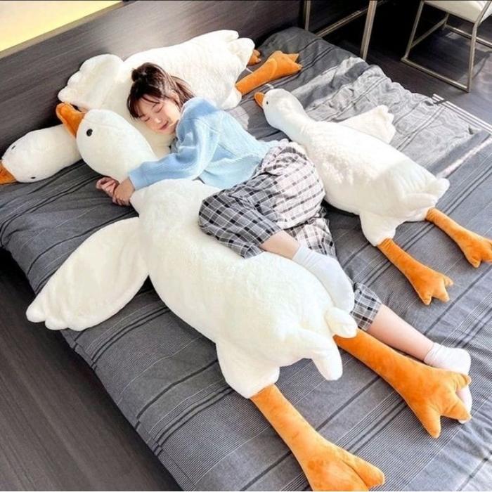 Boneka Guling Angsa Jumbo Panjang 100cm Plush Super Lembut