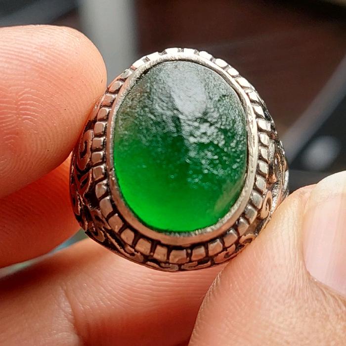 Cincin batu meteor hijau moldavite / satam iron meteorit green textite Ring cincin