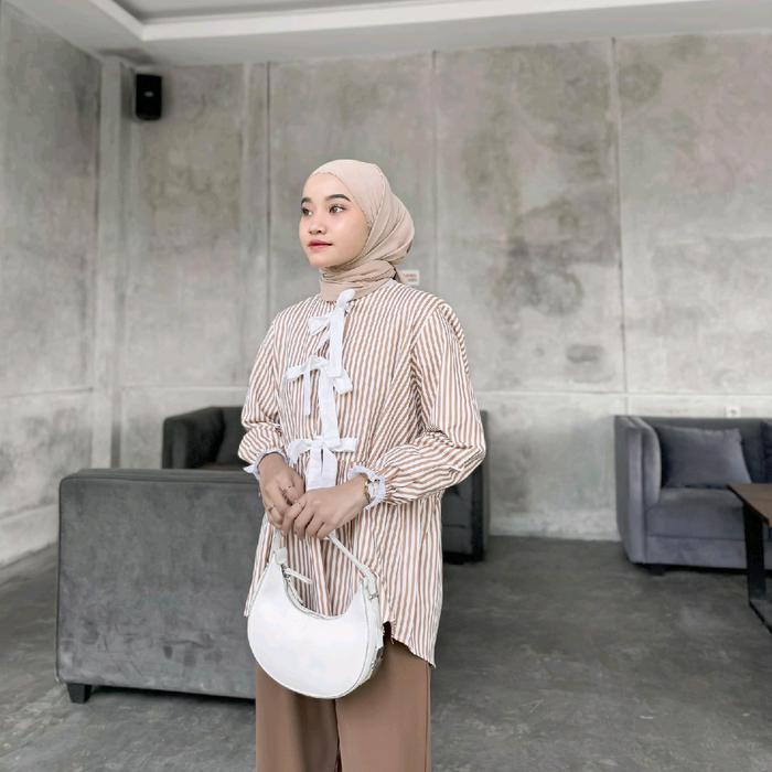 Kemeja Stripe Maple Ruffle Blouse LOCANA LABEL ORI