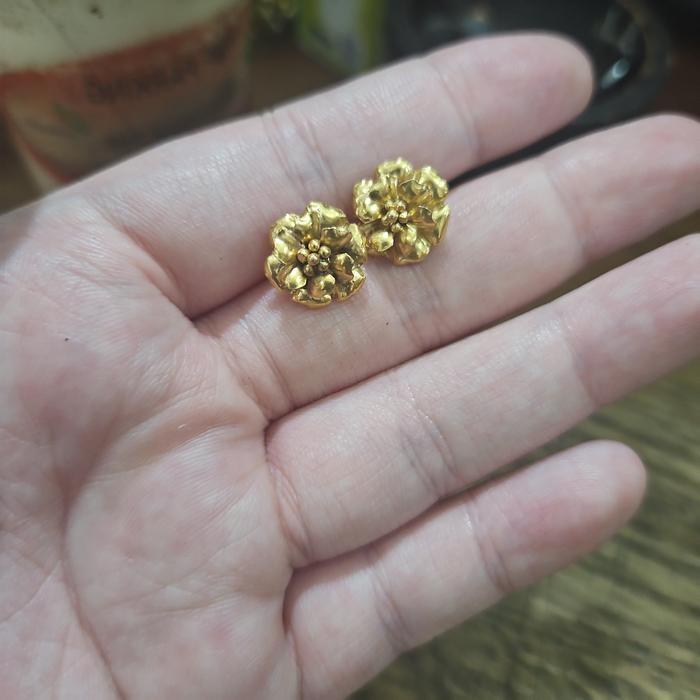 Giwang Bunga Kendari Kuning Anting Tusuk Kembang Emas Asli 700 Ubs 70%