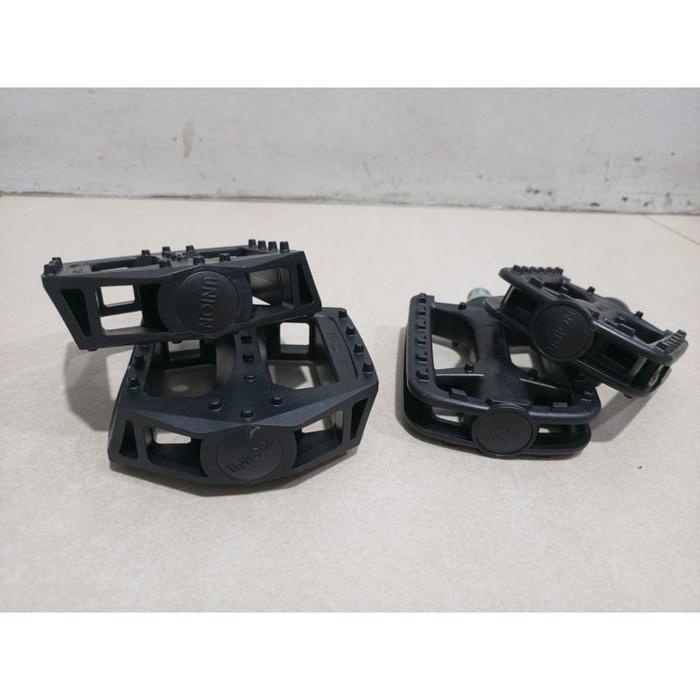 Pedal Union Hitam Plastik Gowesan Sepeda Hitam Plastik As Besar Pedal Hitam Plastik Hitam Merk Union