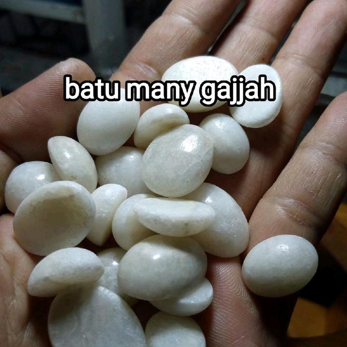 batu putih /batu giok/batu bacan /batu garut/batu  permata