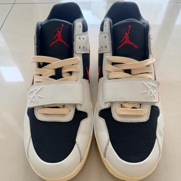 Sepatu JORDAN JUMPMAN JACK TRAVIS SCOTT UNIVERSITY RED (STORE GRADE) Size US 11 / EURO 45 - second -