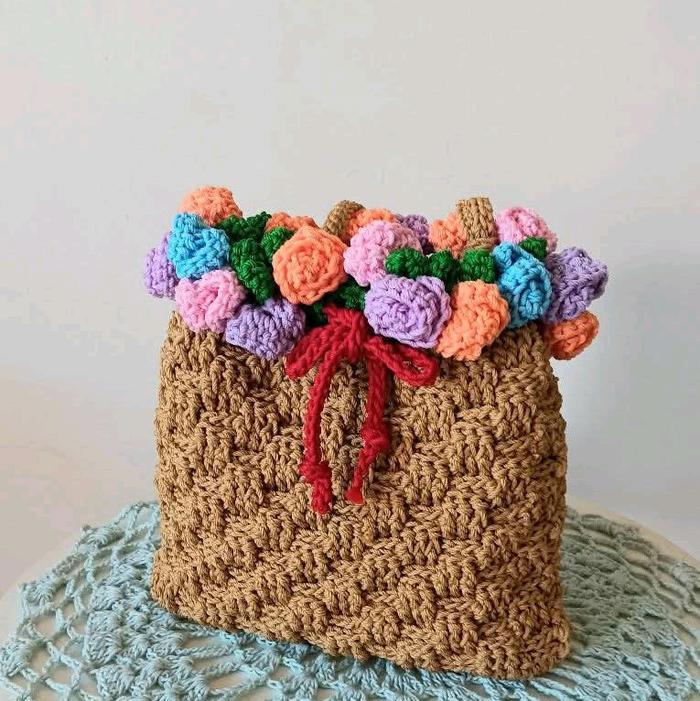 tas rajut slempang buket bunga