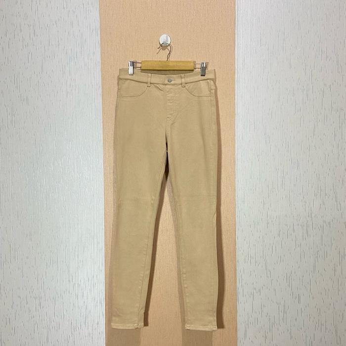UNIQLO Women Ultra Stretch Legging Heattech / Celana Legging Pria / Size L