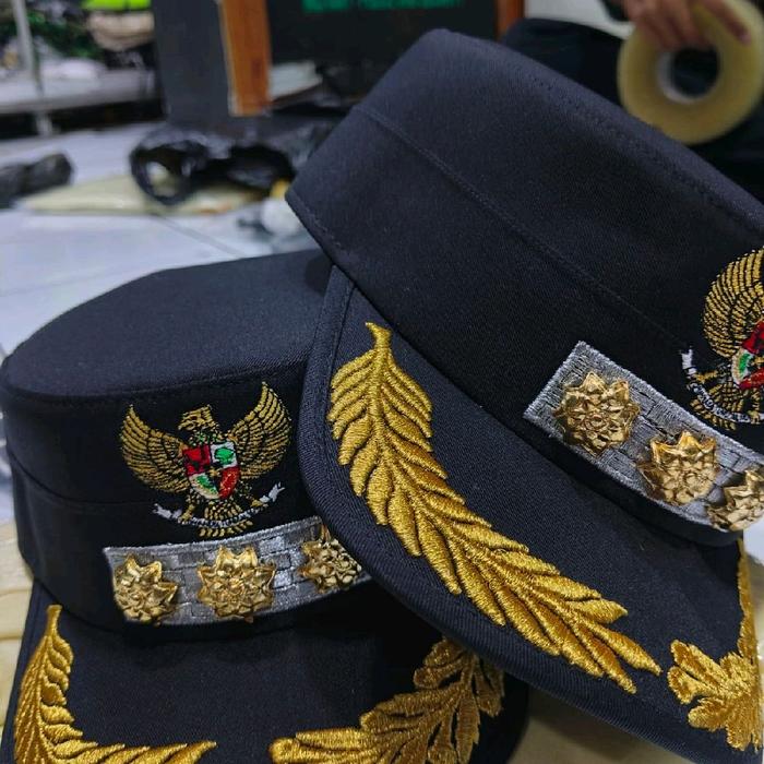 Topi Komando Bupati Hitam topi Lapangan dengan Embroidery Daun & Simbol Garuda Premium