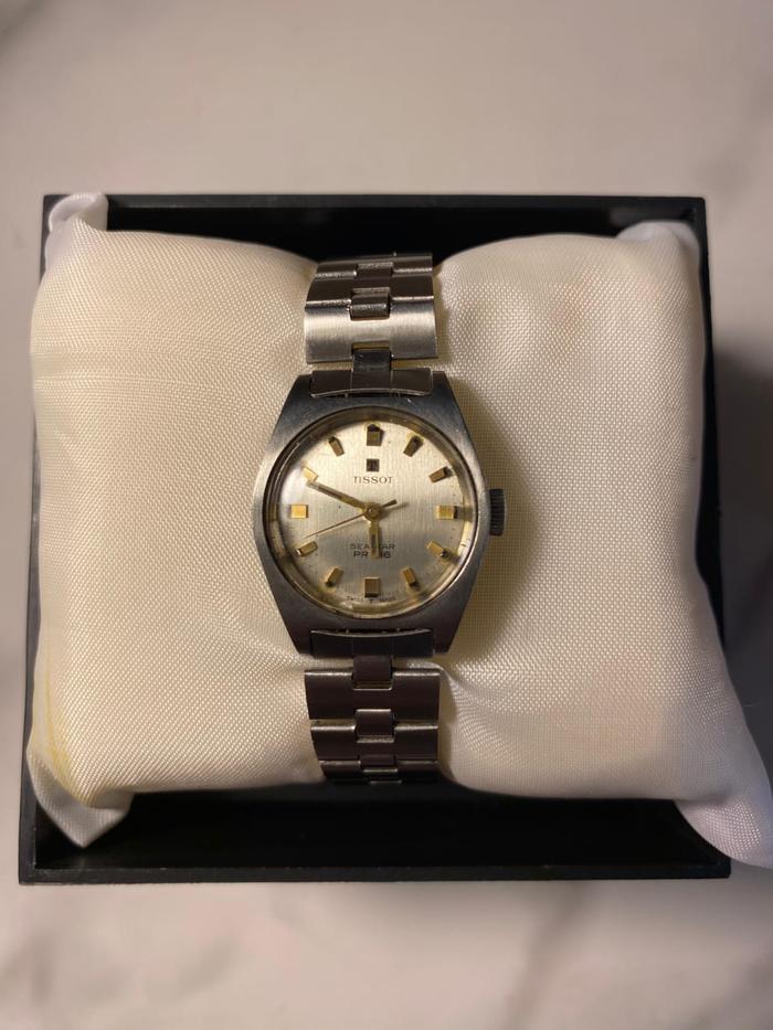 Jam Tangan Tissot Titanium Silver Strap Dengan Petunjuk Waktu Emas