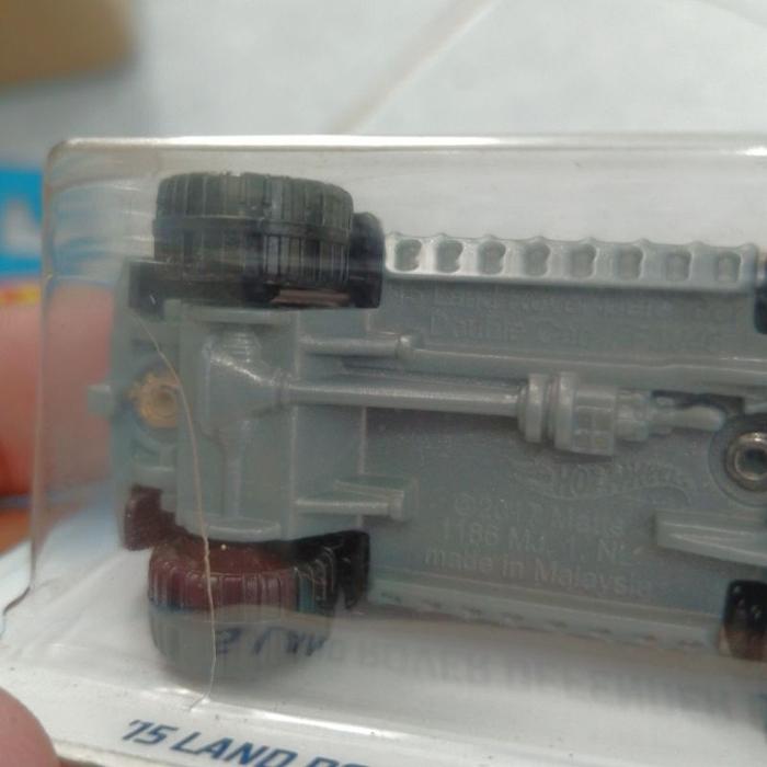 Hot Wheels 15 LAND ROVER DEFENDER DOUBLE CAB ( Slide 2 )
