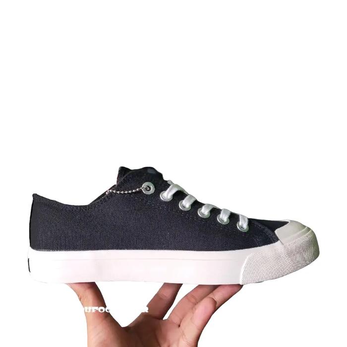 Sepatu Sneakers Pria Airwalk Basic Canvas Hitam Kerja Casual Sport Running - Pria
