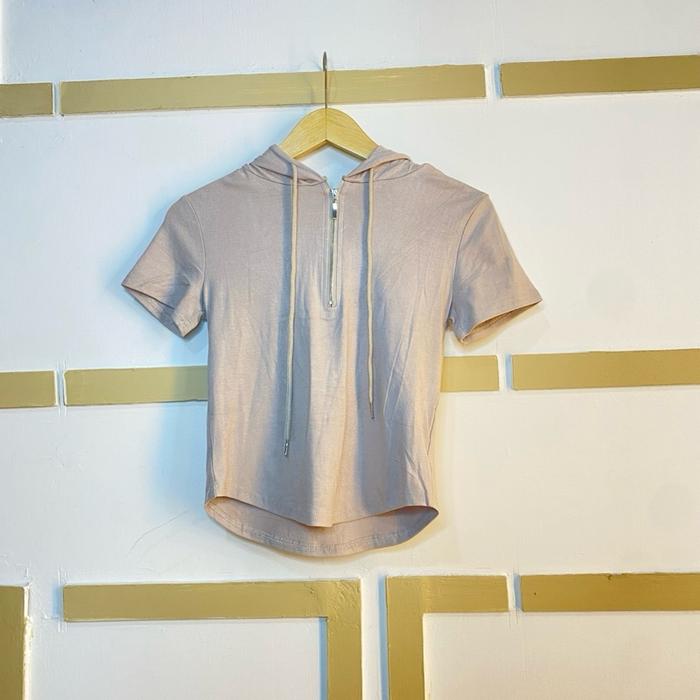 kaos croptop kancing ada kupluk