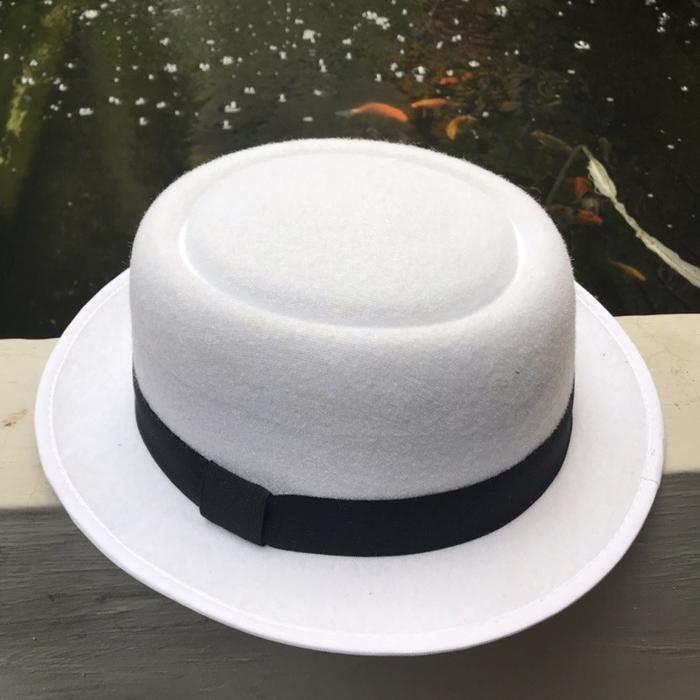 Fedora porkpie hat putih rantang glenn fredly