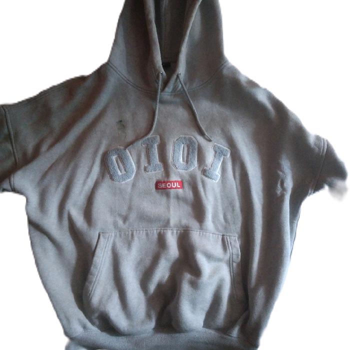 sweater hoodie, oioi original masih mulus no minus ada kotor sedikit cuman butuh cuci harga nego bah