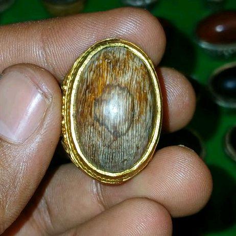 cincin batu akik posil kelor merah