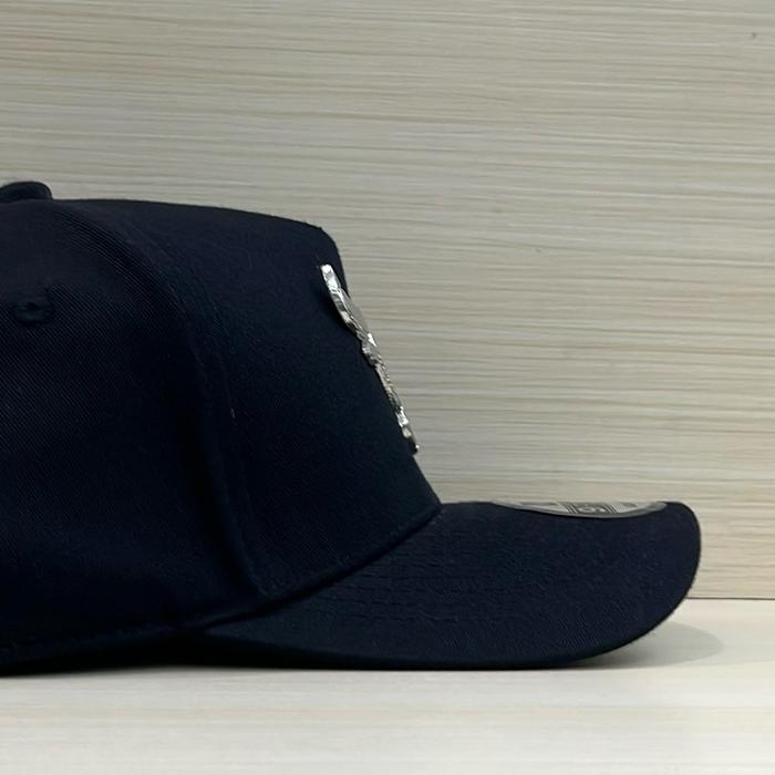 TOPI BASEBALL HITAM BANTENG BESI SILVER