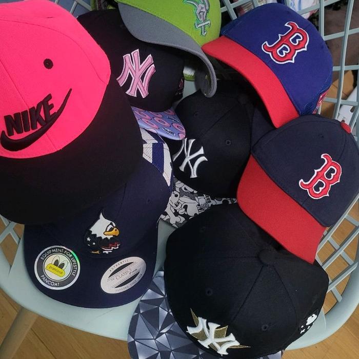 TOPI ANAK ORIGINAL KERENN DENGAN DESAIN NIKE DAN NY WARNA HITAM DAN PINK IDEAL UNTUK ANAK-ANAK