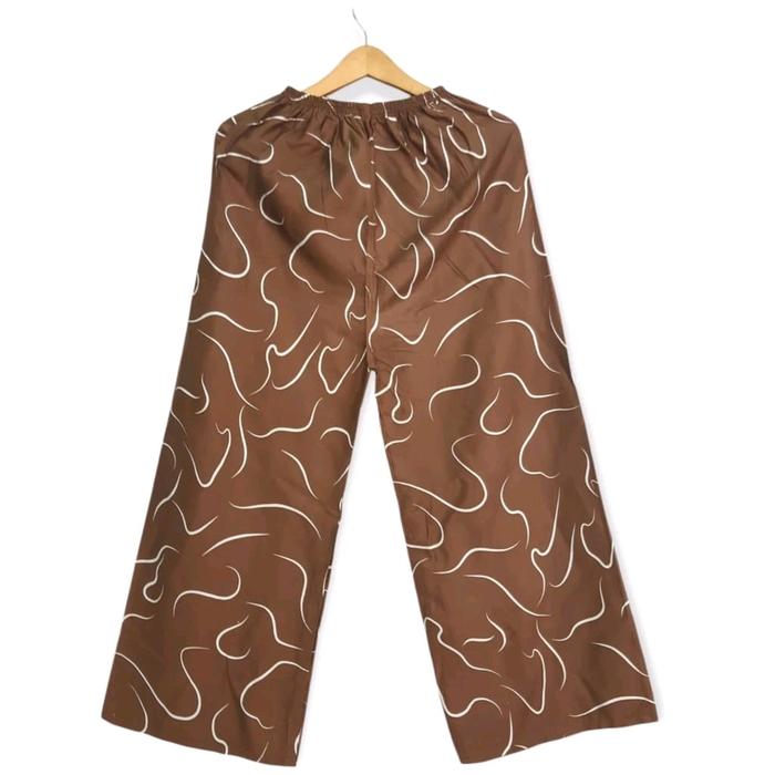 Celana panjang model kulot motif cacing