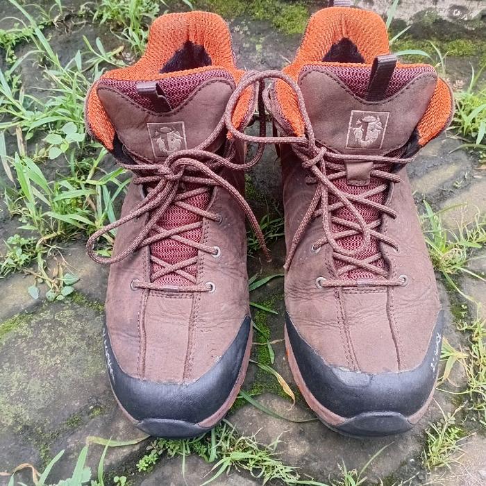 Sepatu Gunung outdoor BlackYak kulit