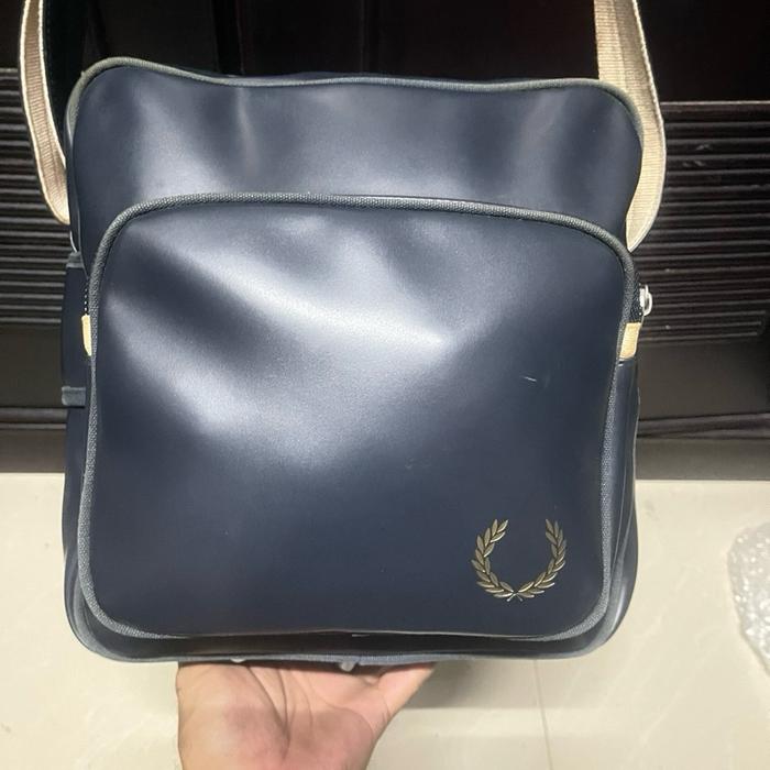 Freed perry sling bag original