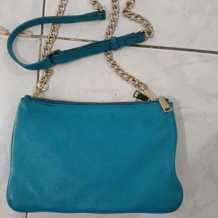 Sisley Tas Tangan Wanita Biru Tua dengan Rantai Logam dan Tali Selempang untuk Gaya Modern