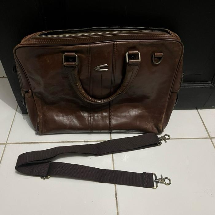 Tas Camel Active Original Kulit Asli dengan Tali Bahu dan Desain Multifungsi untuk Pria dan Wanita