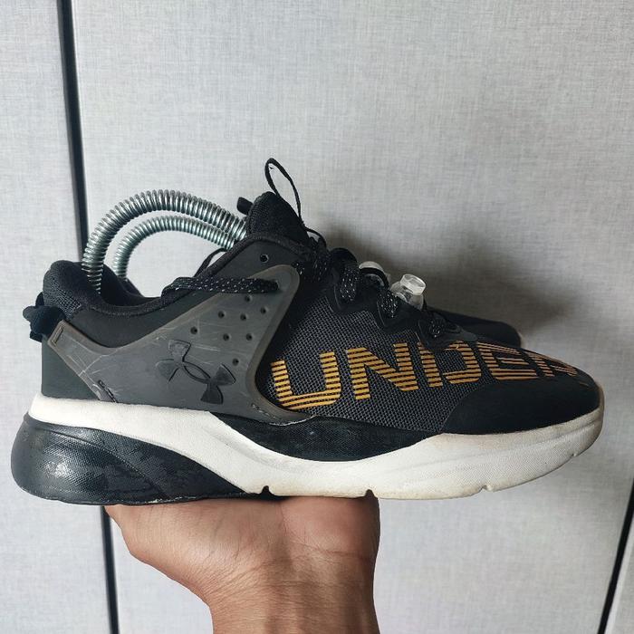 Sepatu Under Armor Size 37.5