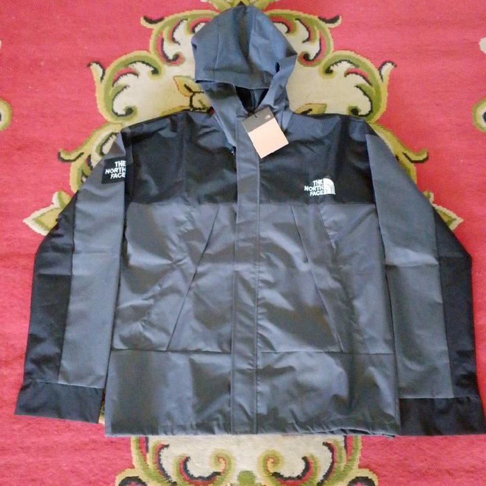 Jaket TNF Gorpcore Waterproof 100% anti air,100% anti angin ,New 100% ,size XL ,cek selengkapnya di