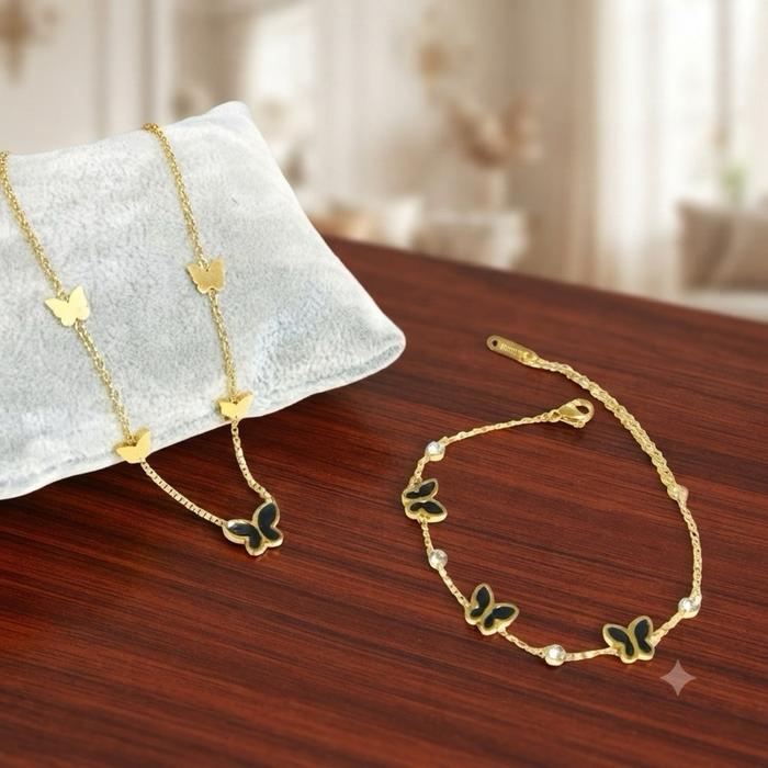 Satu set perhiasan titanium model Kupu