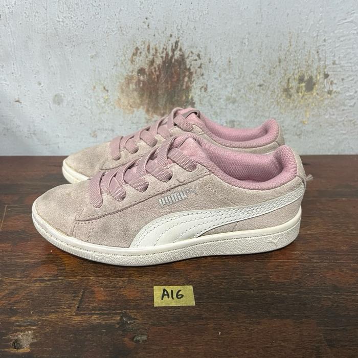 Sepatu anak second ori puma suede classic size 28