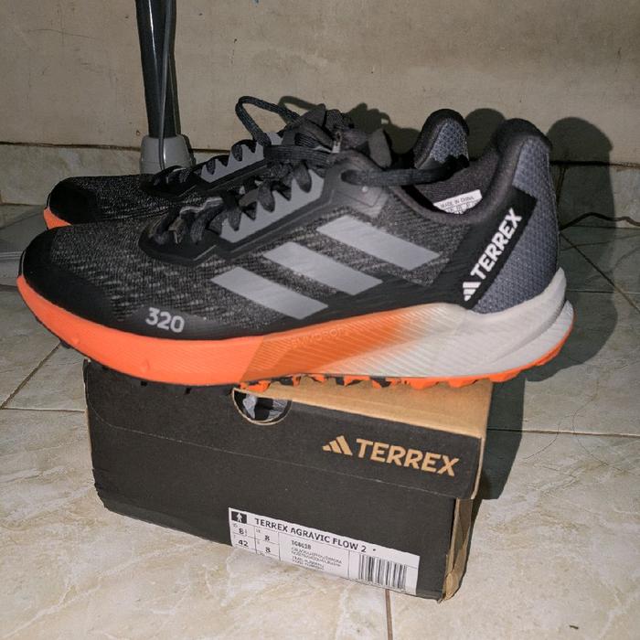 sepatu trail running Adidas terrex agravic flow 2 original