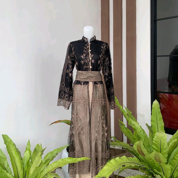 AWE FASHION BRUKAT ELEGANT Include Tali Pinggang Dress Wanita Elegan dengan Detail Brukat dan Tali P