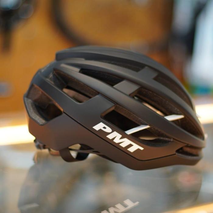 Helm sepeda Hayes PMT Black white