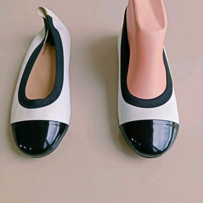 sepatu flat scholl putihh