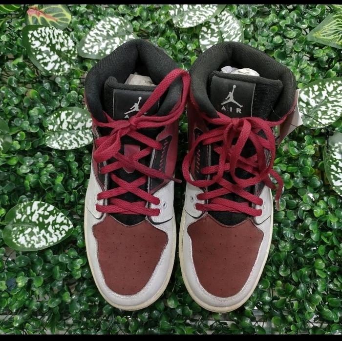 SEPATU SECOND ANAK JORDAN MERAH PUTIH