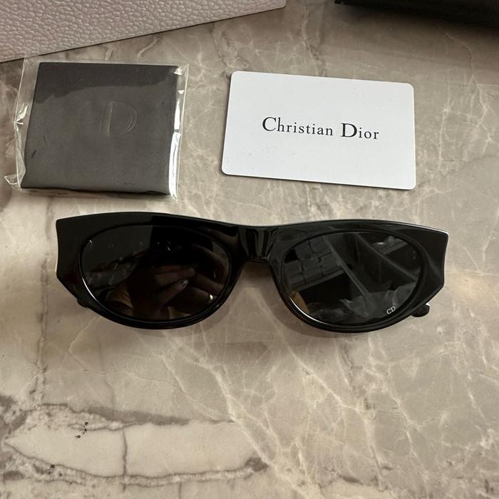 DGlow B2f black ghw sunglasses