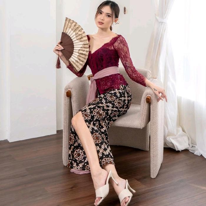 Kebaya Maroon | Kebaya Kutubaru | Kebaya Modern | Kebaya Wisuda | Kebaya Akad |  Kebaya Tradisional 