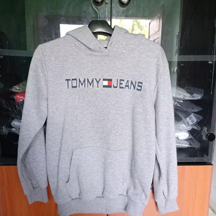 Tommy Hilfiger Hoodie Tomy Hilfiger warna abu dengan logo Tommy Jeans dan desain klasik Size M