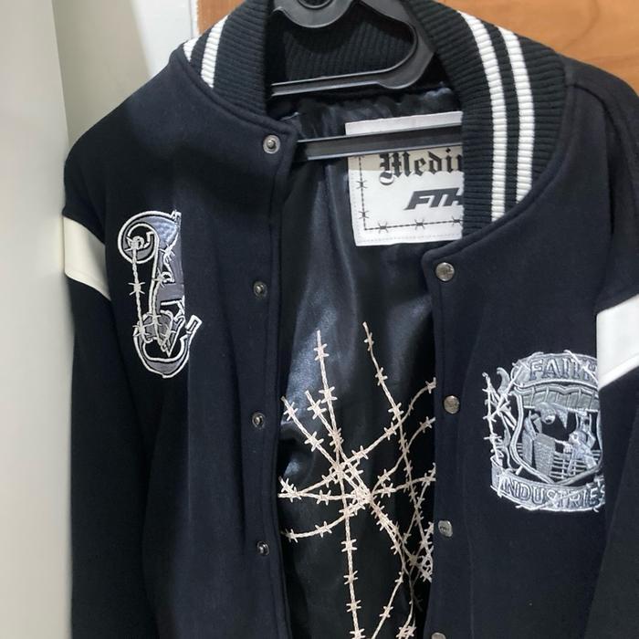 Faith Industries Decide The Truth Varsity Ukuran M