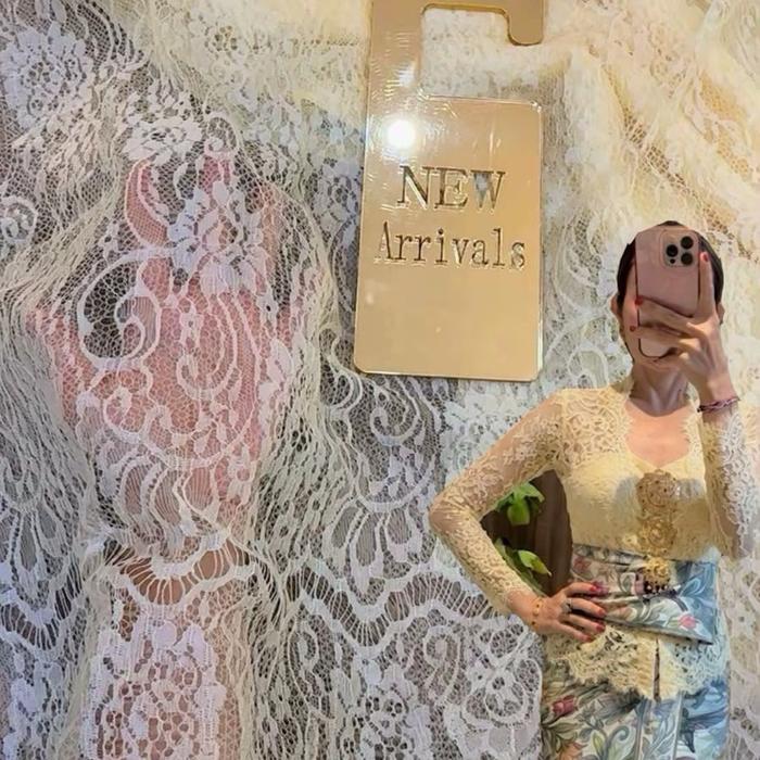 BUTTER YELLOW- Kain material kebaya brukat metalic butter yellow