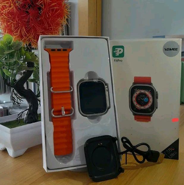 VEMEE SMARTWATCH T500 dengan Tali Oranye dan FitPro - Jam Tangan Pintar untuk Keseharian Anda