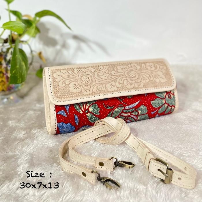 Rengganis Handbag Tas Batik Model Slempang Mix Kulit Sapi Asli di Pahat/tatah Ukuran 30x7x13 cm deng