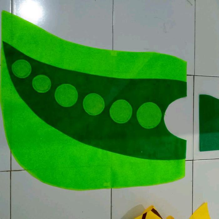 Kostum karnaval okra hijau