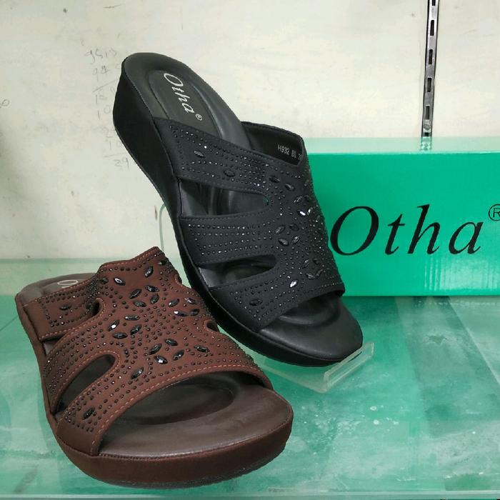 sandal wedges cewek merk otha H932